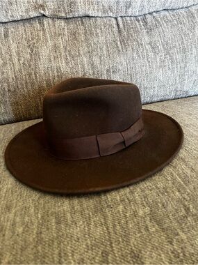 2008 officially licensed Indiana Jones hat 22” M